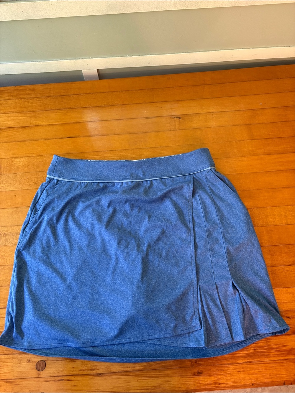 Greg Norman Collection Blue Women's Athletic Skort with Pleated Side Panel